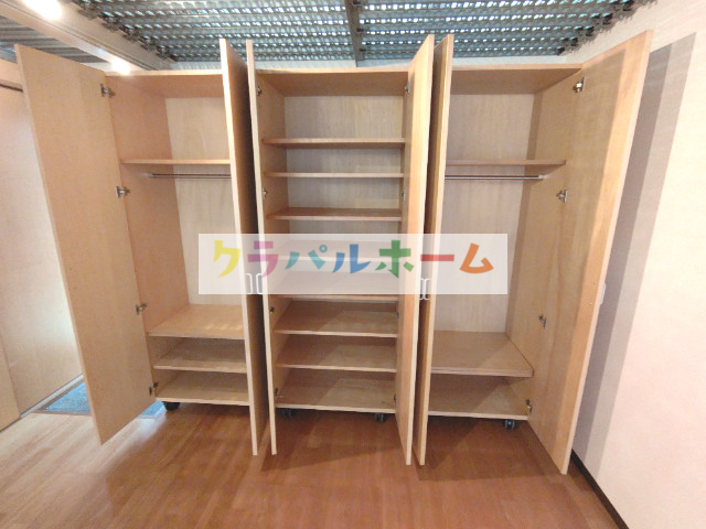 収納　可動式クローゼット
