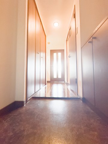 リーガル弁天町の玄関写真
