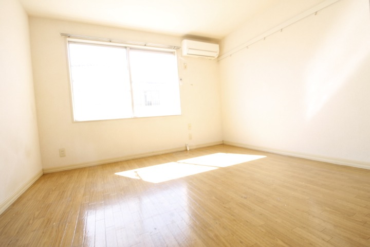 居室・リビング　※他部屋参考写真