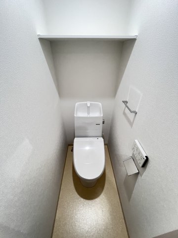 ＪＲ片町線 放出駅 徒歩12分 3階建 築1年のトイレ写真