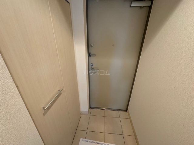 プラウドフラット新大阪の玄関写真