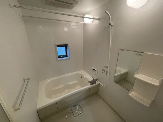 バス・シャワールーム　※別部屋の写真です