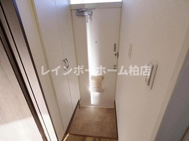 玄関　シューズボックスがあります
