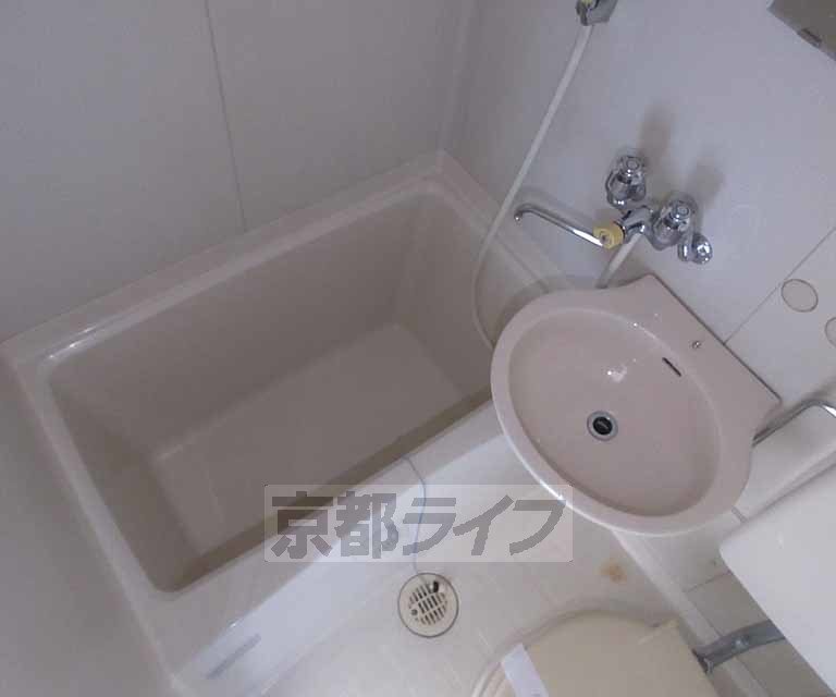 バス・シャワールーム　コンパクトなお風呂です
