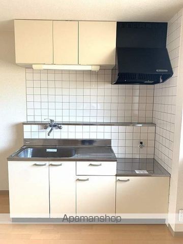 ＪＲ予讃線 川之江駅 徒歩30分 2階建 築20年のキッチン写真