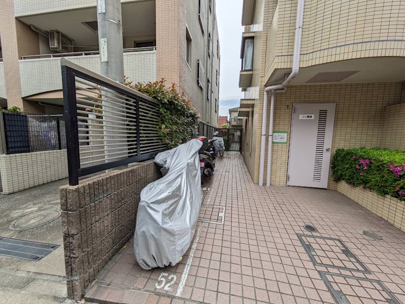 東急東横線 新丸子駅 徒歩7分 4階建 築37年の外観写真