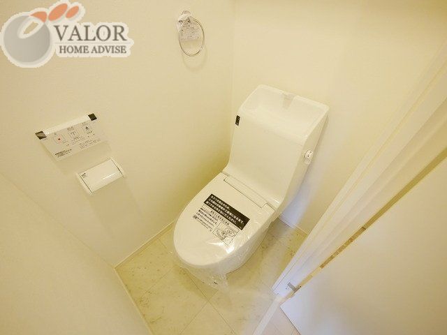 東急田園都市線 二子新地駅 徒歩5分 6階建 築12年のトイレ写真