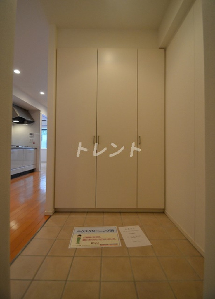 ブリリアイスト代々木上原の玄関写真