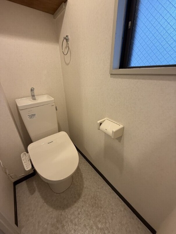 東急田園都市線 鷺沼駅 徒歩4分 3階建 築39年のトイレ写真