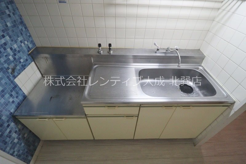 地下鉄千日前線 小路駅 徒歩3分 4階建 築42年のキッチン写真