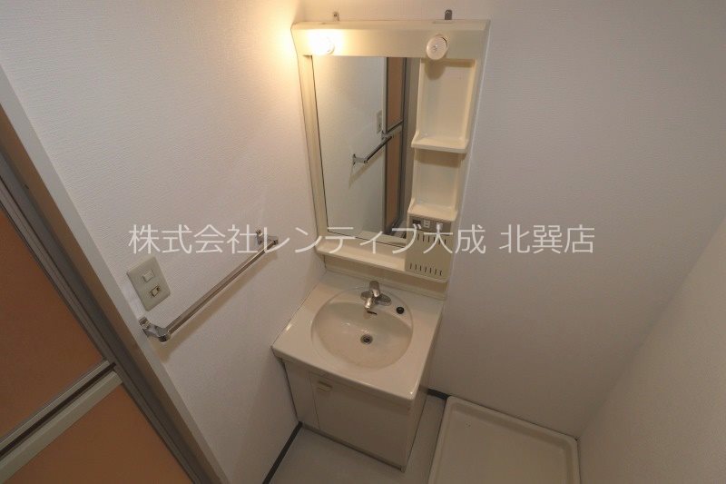 地下鉄千日前線 小路駅 徒歩3分 4階建 築42年の内装写真