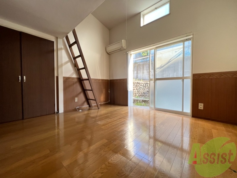 居室・リビング　リビングはこちらです。日当たり良好なお部屋です。