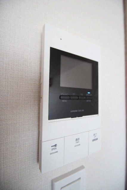 セキュリティ　防犯面に配慮したＴＶモニターホン付きです！