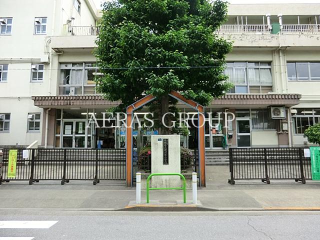 小学校　板橋区立新河岸小学校（小学校）まで281m