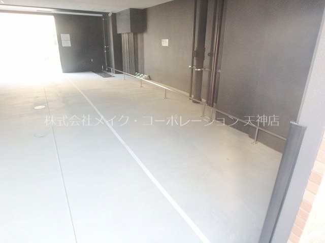 西鉄天神大牟田線 西鉄平尾駅 徒歩12分 13階建 築6年の外観写真