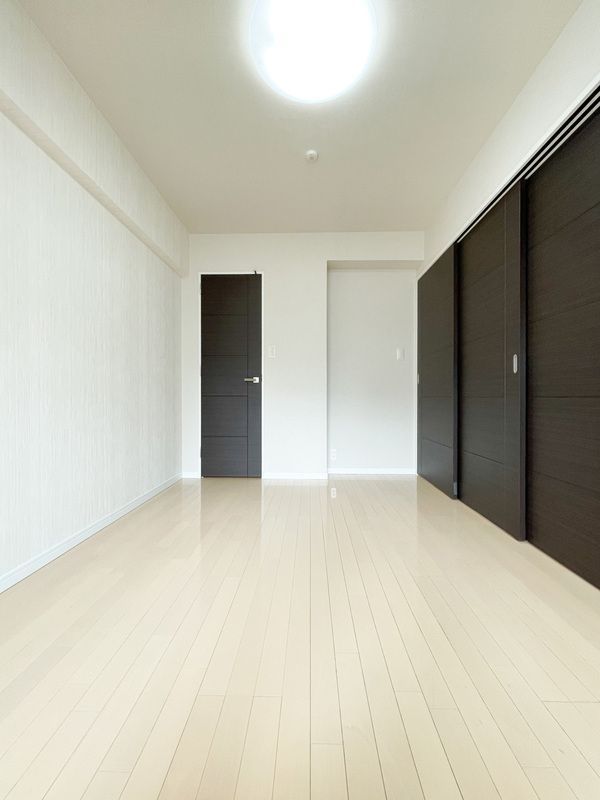 その他部屋・スペース　清潔感のあるフローリングのお部屋です。