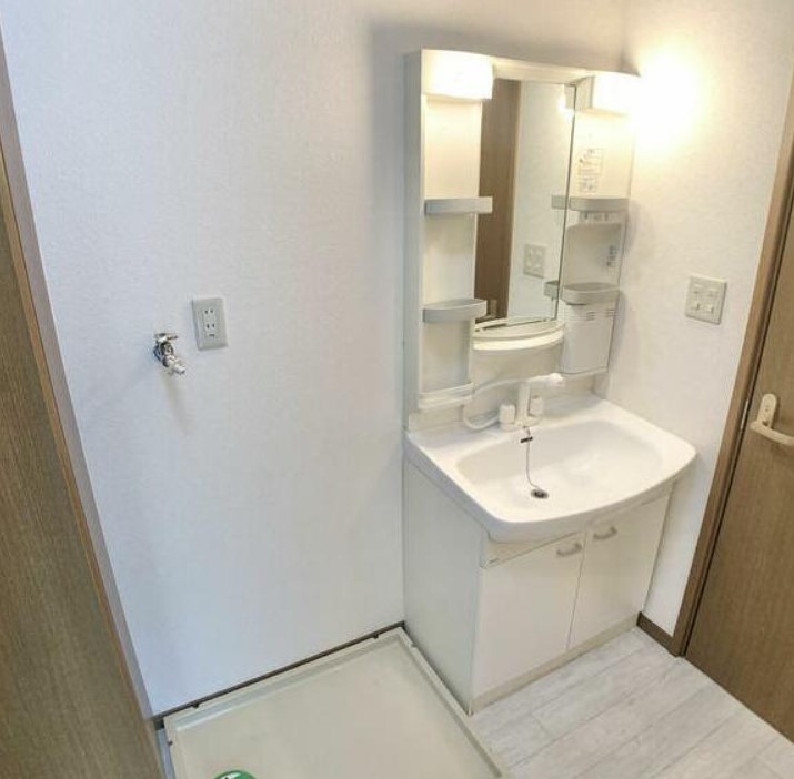 洗面設備　別部屋参照写真