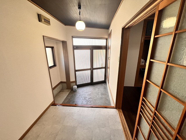 池上町2丁目戸建の玄関写真