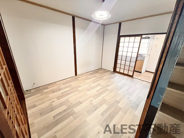 池上町2丁目戸建の居間写真