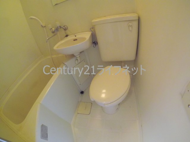 サバーブシティー13のトイレ写真