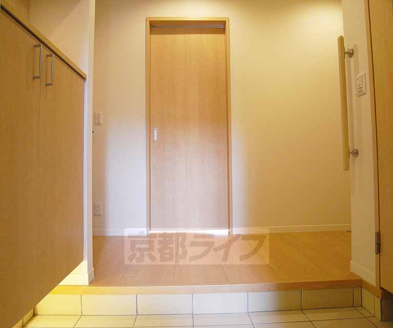 その他部屋・スペース　玄関スグの廊下も広々しています。