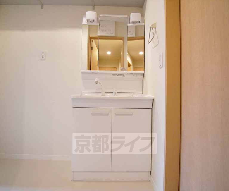 洗面設備　独立洗面台です。
