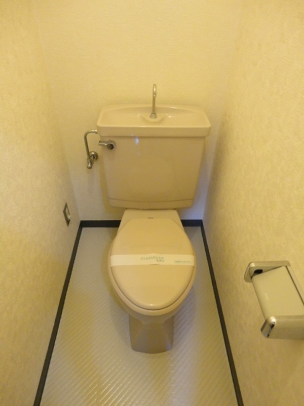 トイレ　※同仕様写真