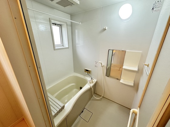 バス・シャワールーム　※別部屋の写真です