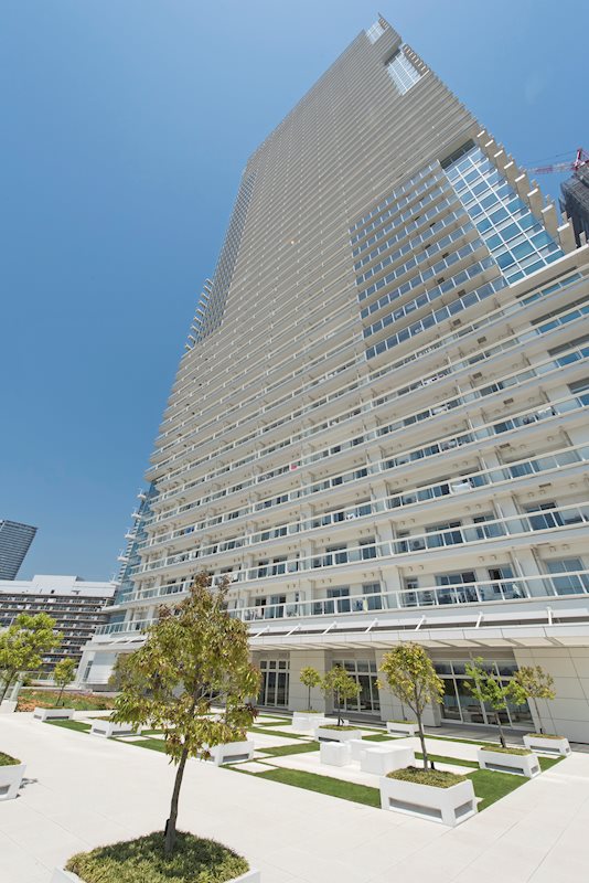 建物外観　周辺には緑も多く住環境もおすすめです♪