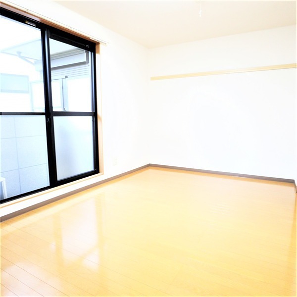 居室・リビング　7帖のフローリングのお部屋です☆