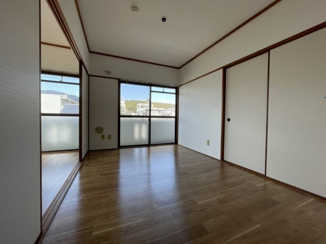 リラ船本の内装写真