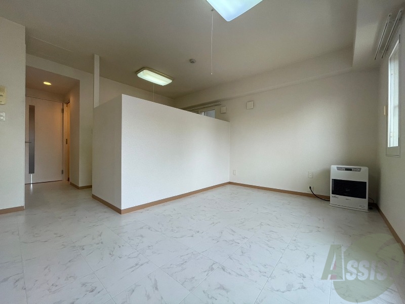 居室・リビング　広くてキレイなお部屋が広がっていて、充実した生活が送れそう。