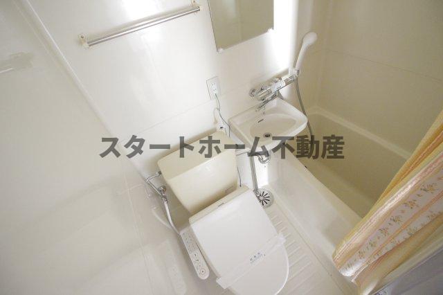 バス・シャワールーム　落ち着いた空間のお風呂です