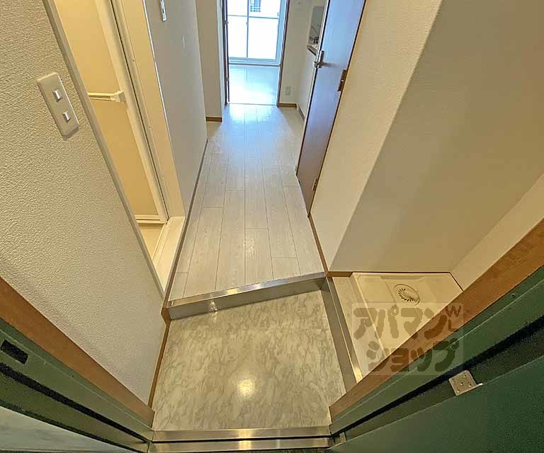 ZEZE御幸町の玄関写真