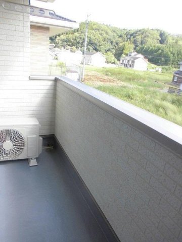 バルコニー　落ち着いた時間を過ごせるバルコニーです