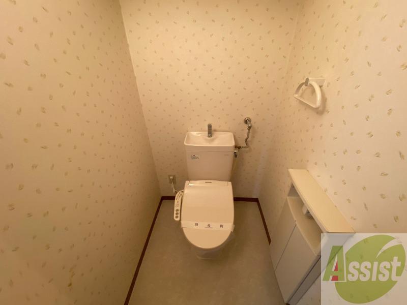 トイレ　こちらはトイレです。清潔感があり、安心して使用できます。