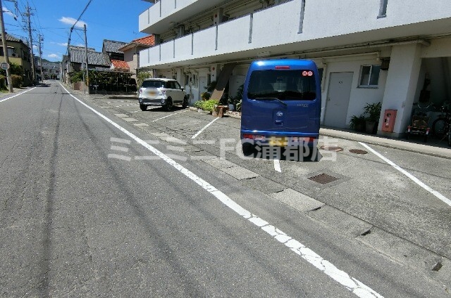 【ハイツ一木の駐車場】