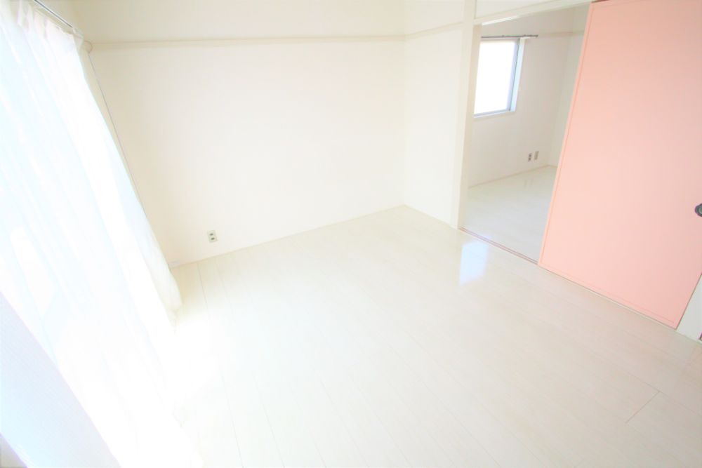 居室・リビング　建具を外すと２部屋→１部屋へ♪