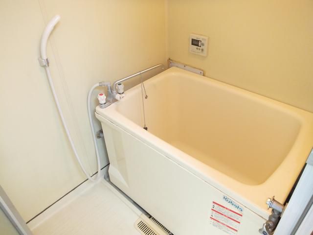 バス・シャワールーム　お風呂もトイレと別々です
