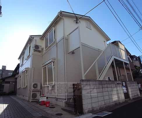 京都市北区小山花ノ木町のアパートの建物外観
