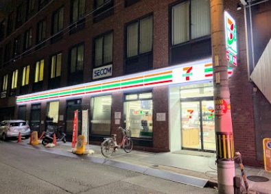 コンビニ　セブンイレブン 大阪淡路町2丁目店（コンビニ）まで119m