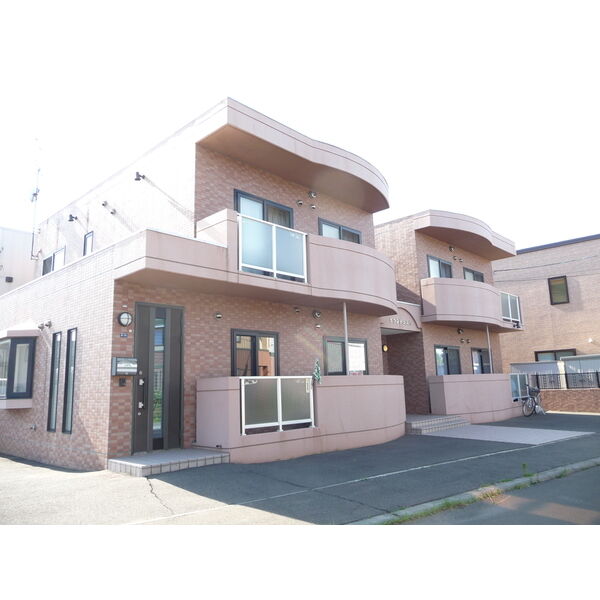 札幌市厚別区厚別西五条のマンションの建物外観