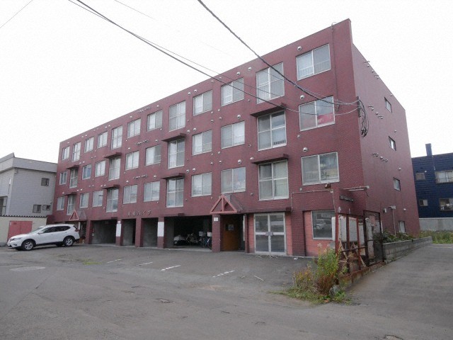 札幌市東区北三十四条東のマンションの建物外観