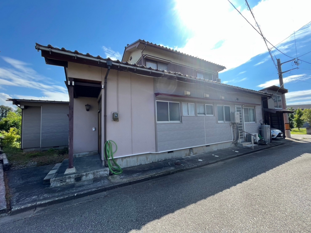 富山市太田北区６２－１２戸建の建物外観