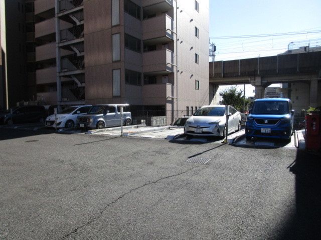 【八千代市村上南のマンションの駐車場】