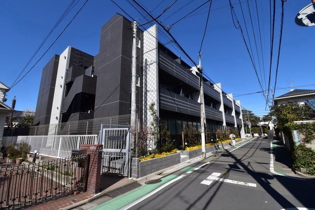 世田谷区桜丘のマンションの建物外観