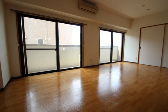 居室・リビング　※別部屋の写真です