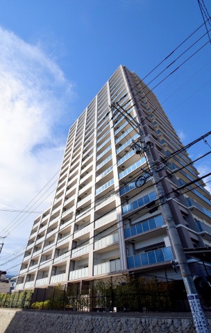 広島市西区井口のマンションの建物外観