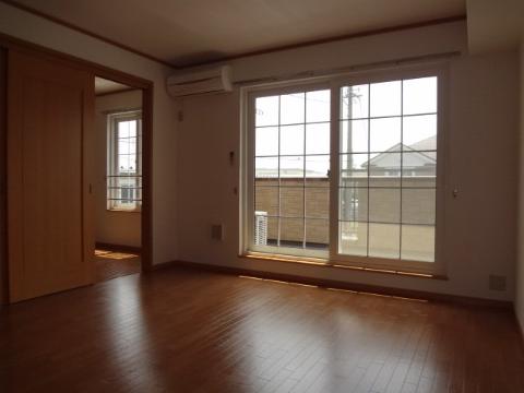 居室・リビング　室内