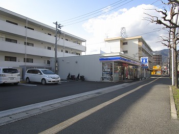 【広島市安佐南区安東のアパートのコンビニ】